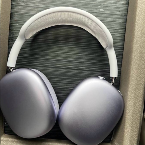 Premium Silver Wireless Headphones